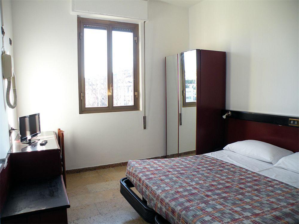 Hotel Virgilio Mediolan Zewnętrze zdjęcie